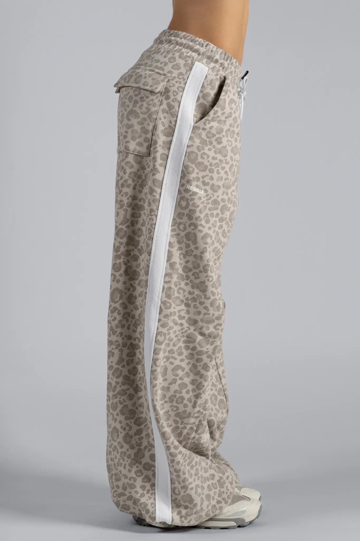 NEBBIA 865 Cream Leopard Baggy Leopard Sweatpants | PRIMAL