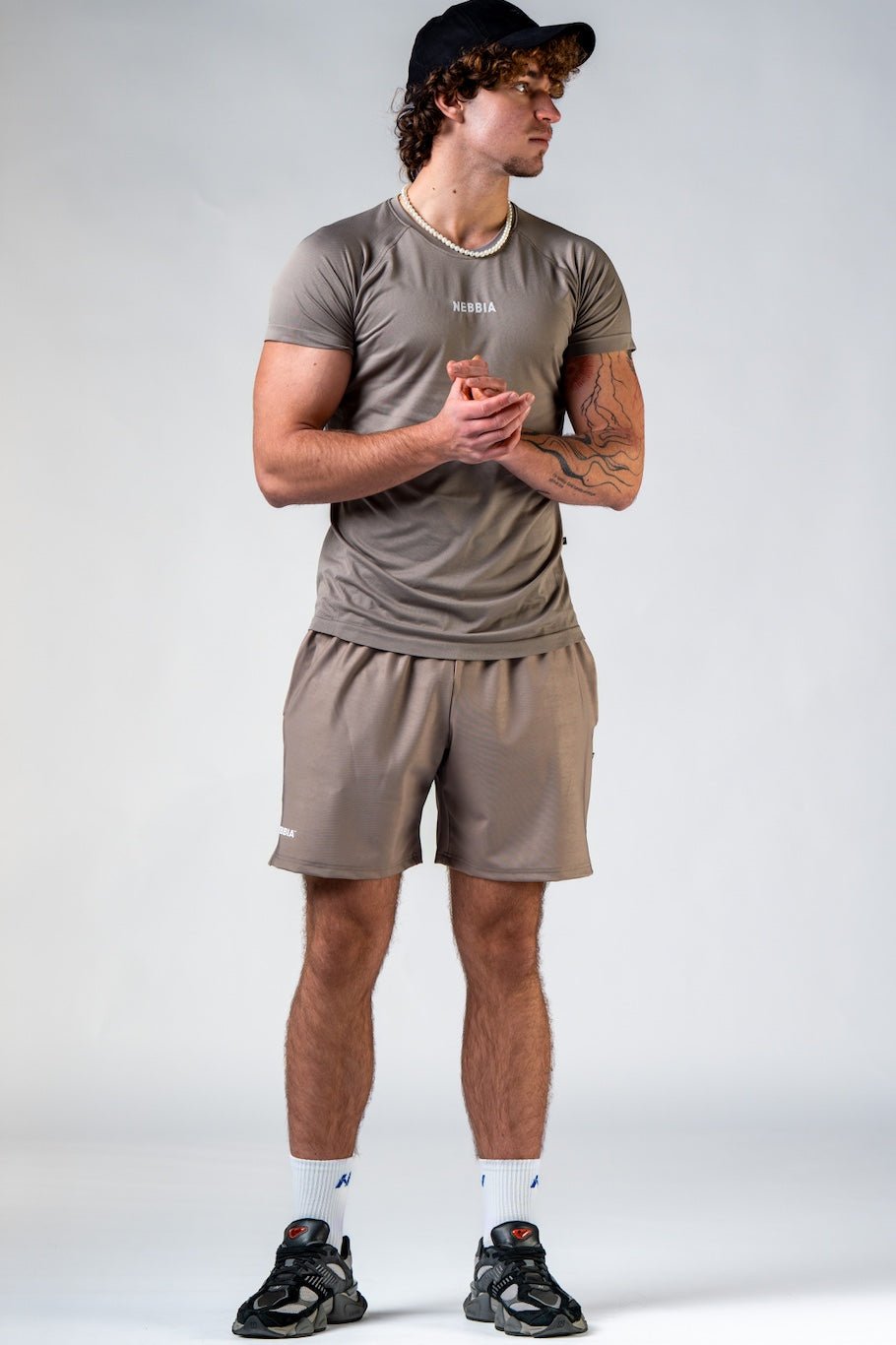 NEBBIA Power Training Shorts 902 | Black & Light Brown Ash - AlisiiaKholli