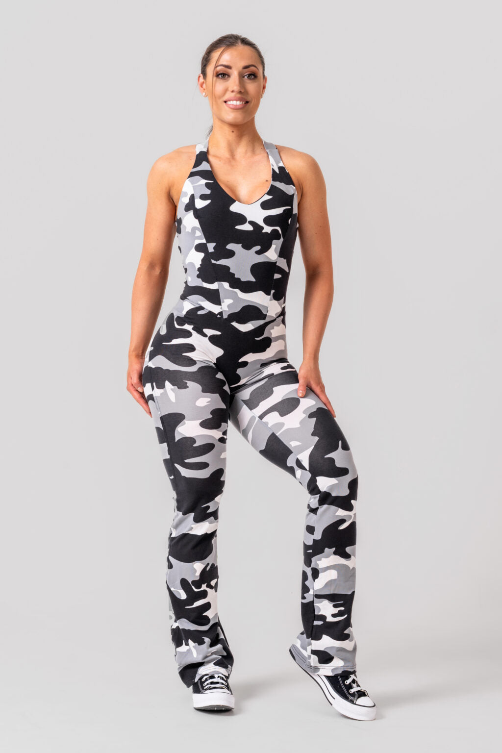 Nebbia Activewear 397 White – sculpting | Nebbia Activewear (1/5)