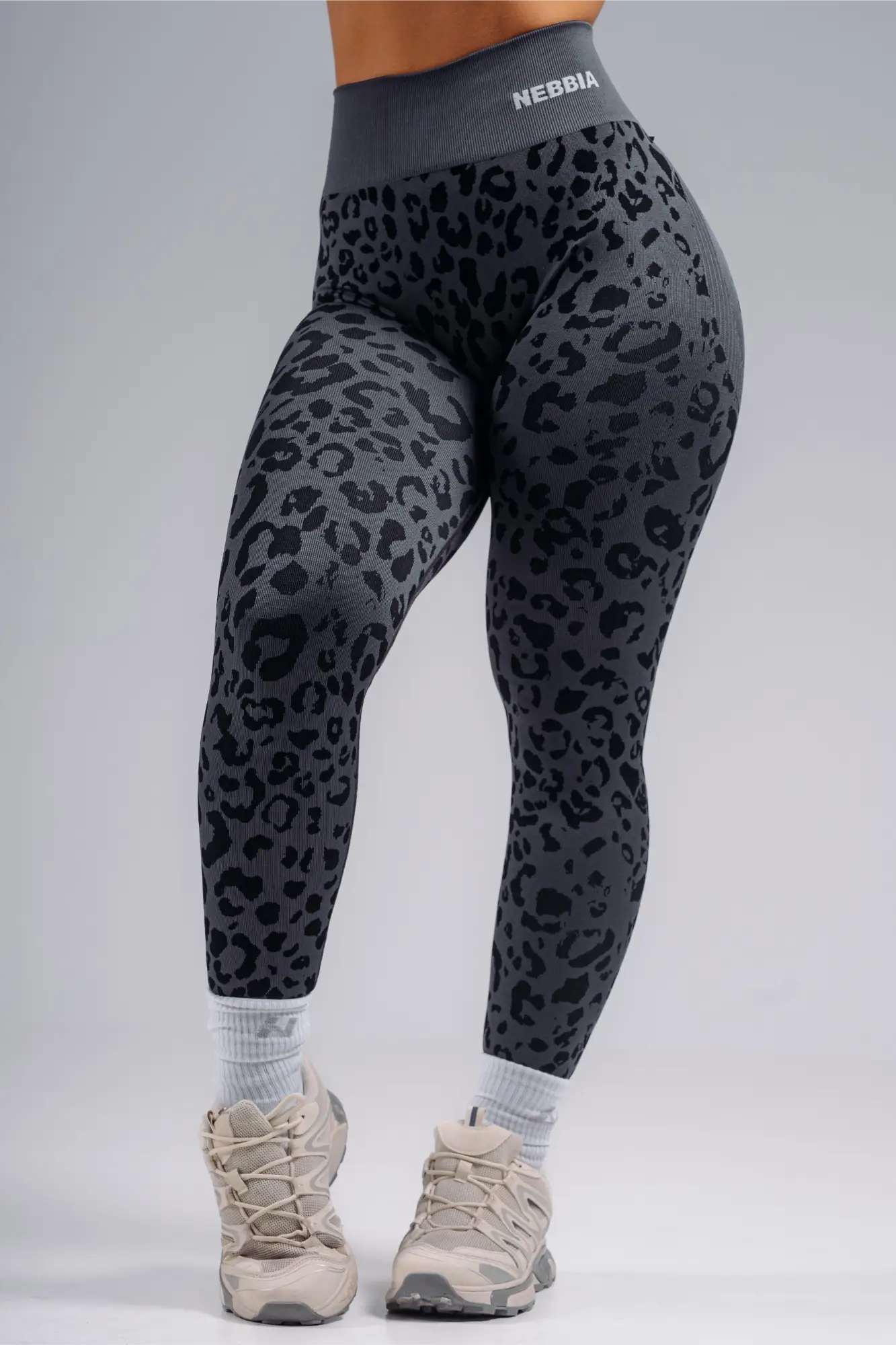 Nebbia 849 Push-Up Compression Leopard Leggings PRIMAL | Black Leopard