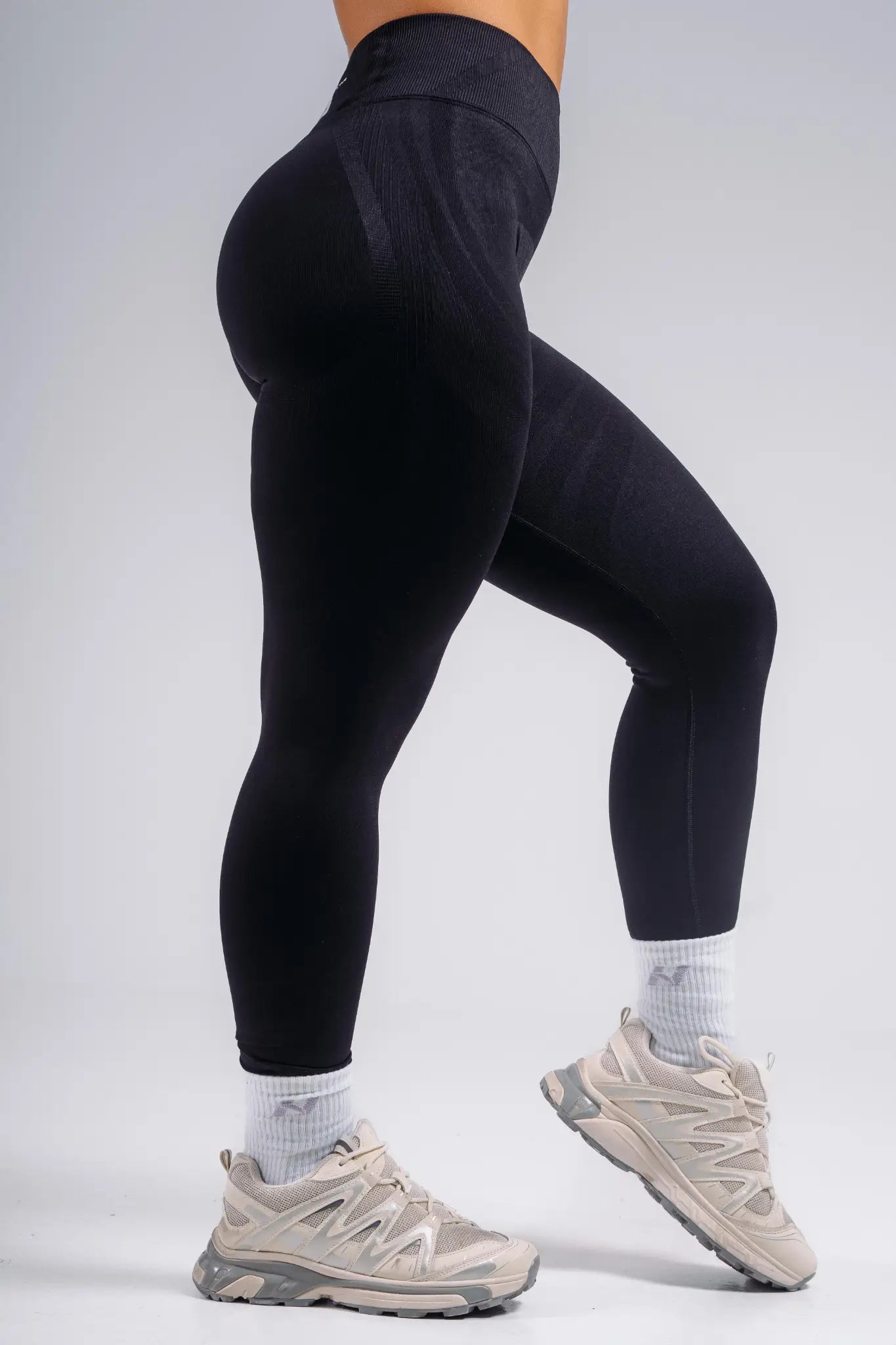 NEBBIA 850 Black High-Waist Extra Push-Up Leggings | PRIMAL