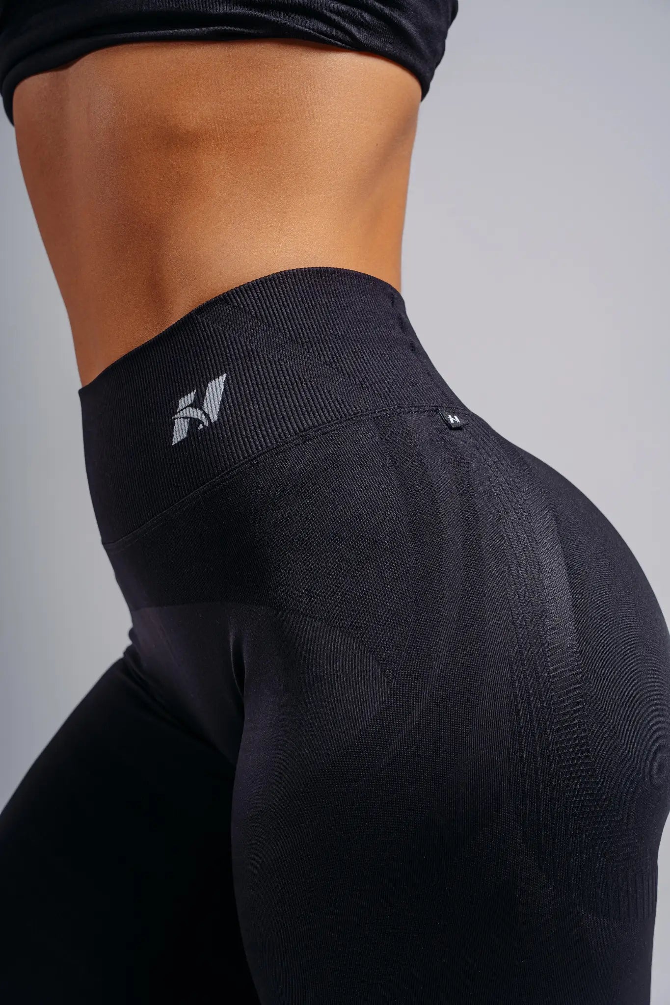 NEBBIA 850 Black High-Waist Extra Push-Up Leggings | PRIMAL