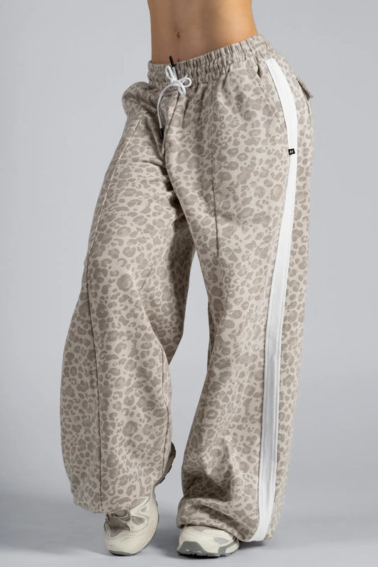 NEBBIA 865 Cream Leopard Baggy Leopard Sweatpants | PRIMAL