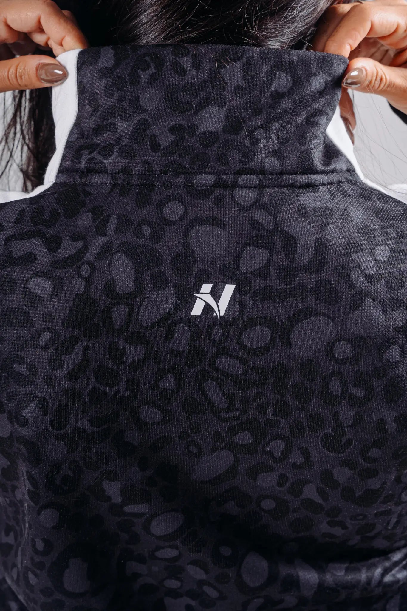NEBBIA 866 Black Leopard Half-Zip Leopard Sweatshirt | PRIMAL