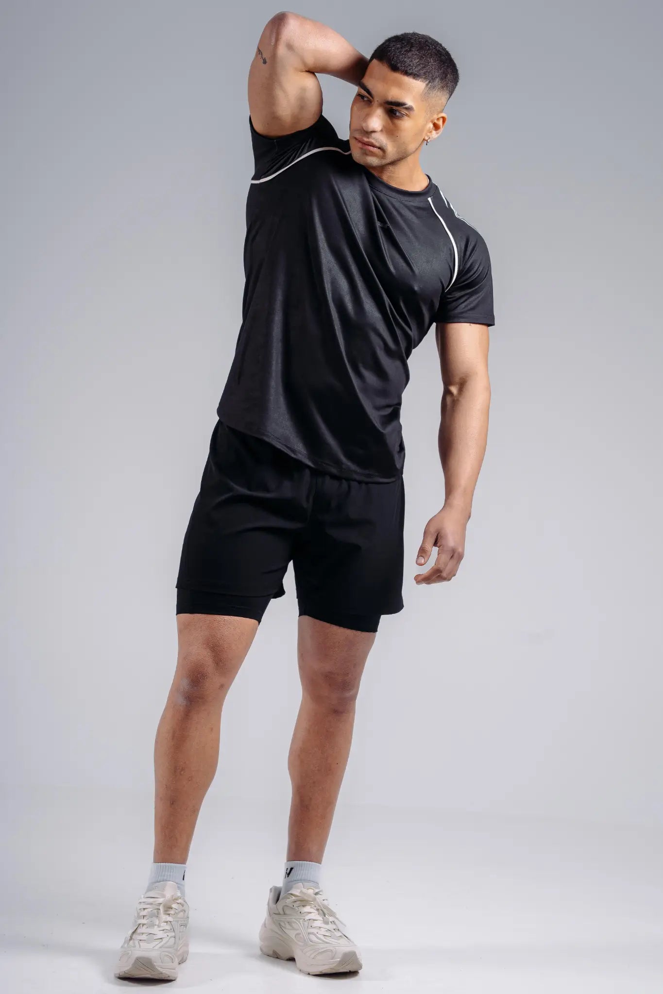 NEBBIA 872 Black Functional T-Shirt | PRIMAL