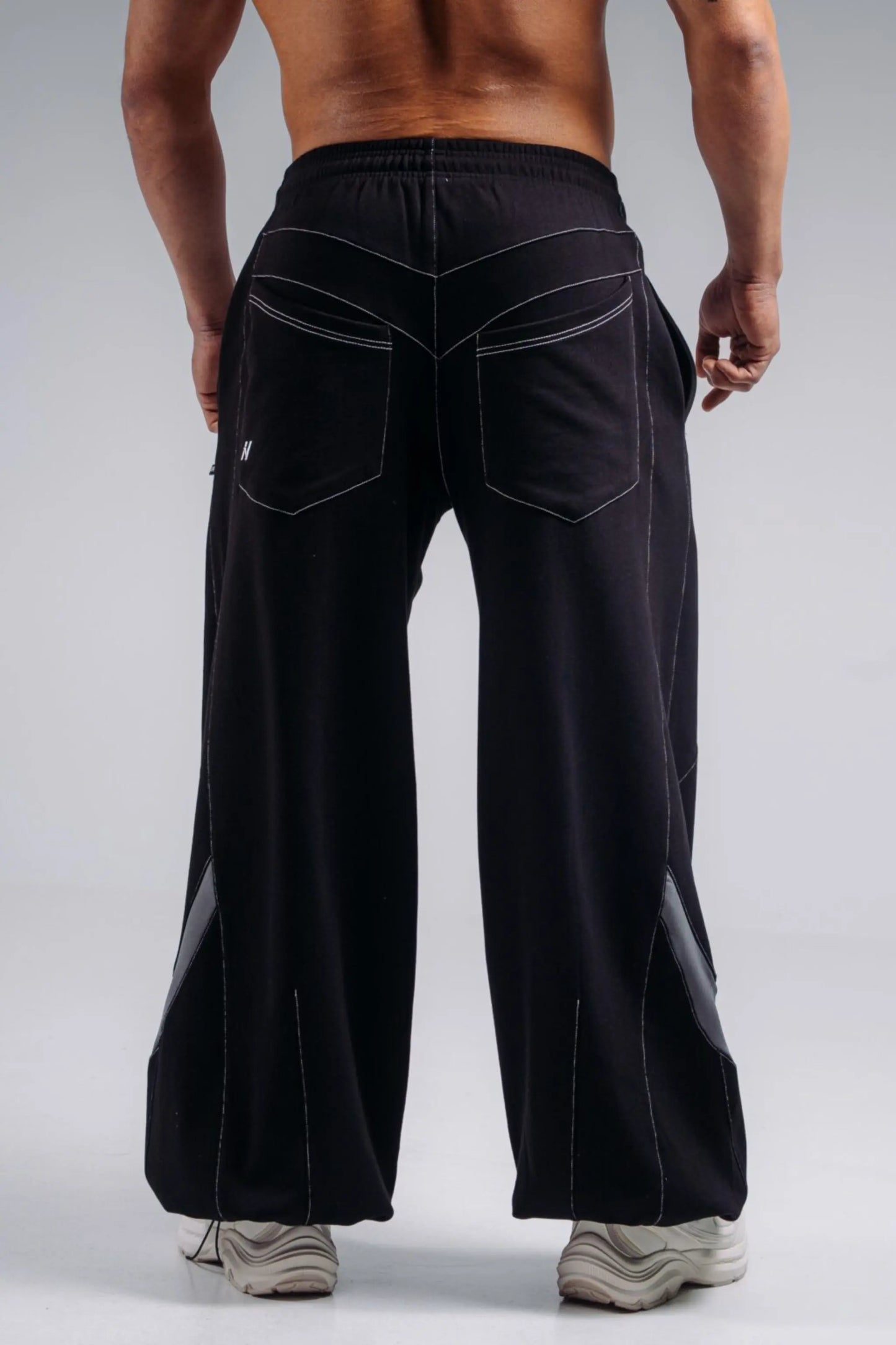 NEBBIA 879 Black Baggy Sweatpants | PRIMAL