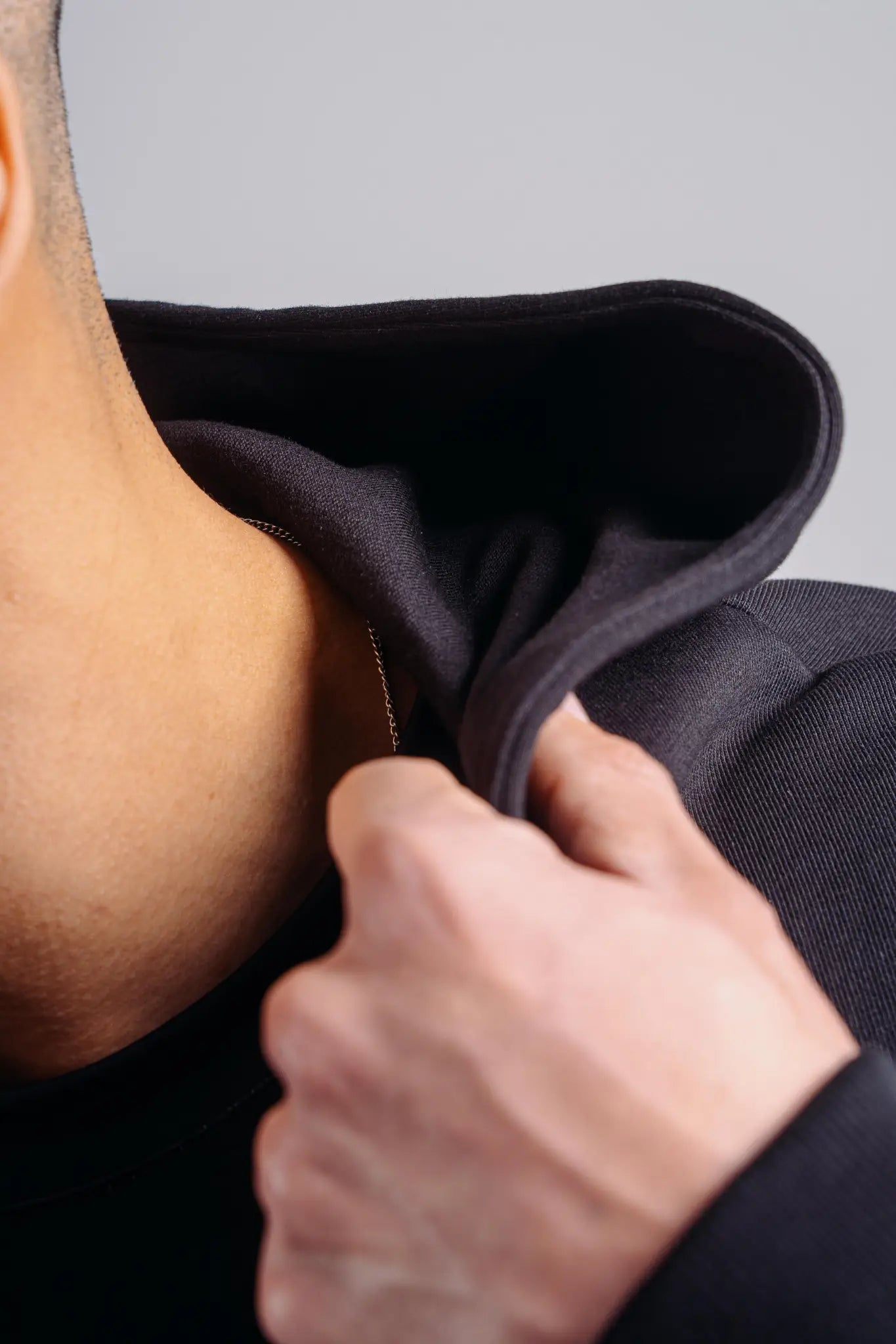 NEBBIA 884 Black Zipper Hoodie with Embroidery | PRIMAL