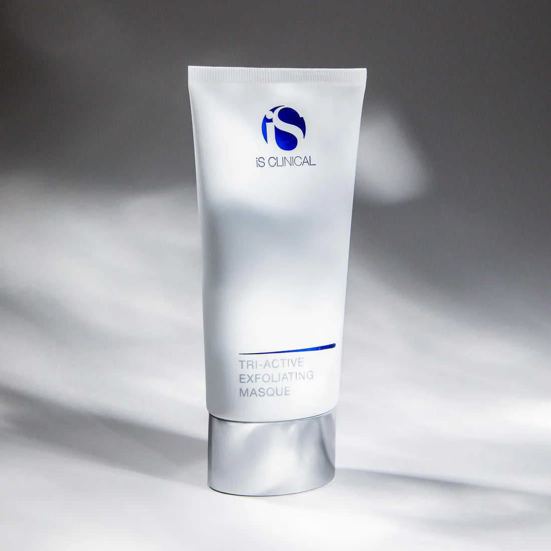 AGE-DEFYING, RESURFACING, SMOOTHING

Tri-Active Exfoliating Masque combines powerful botanical enzymes, Salicylic Acid, and eco-friendly microparticles to provide an ideal combination of physical and biochemical exfoliation