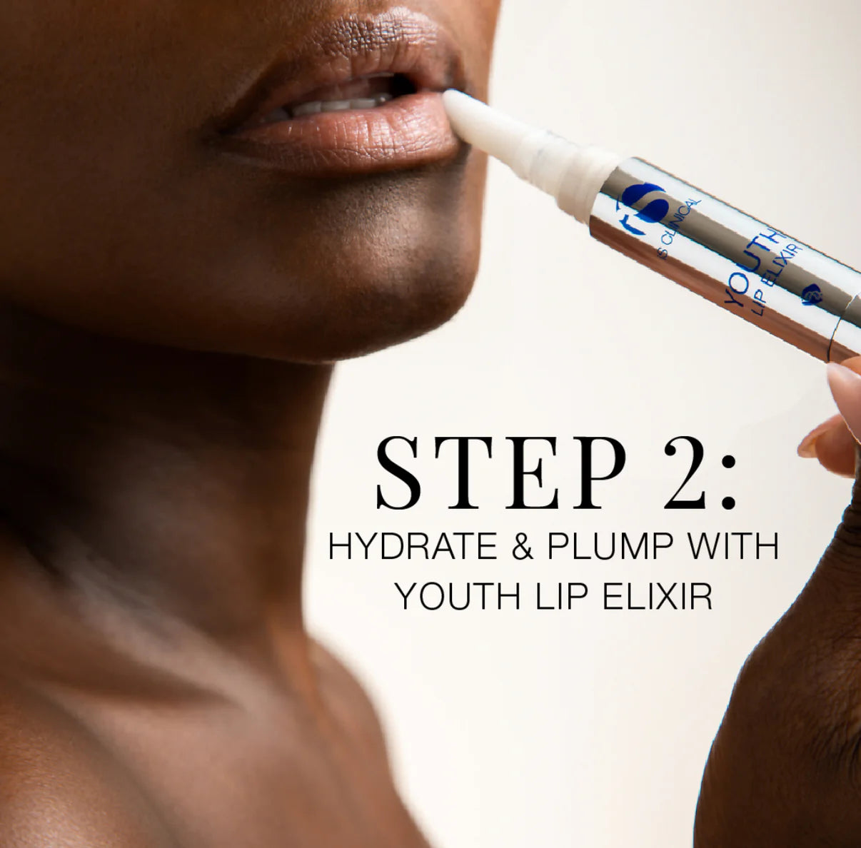 Redefining, hydrating, protective

This luxurious and highly moisturizing elixir visibly smooths and hydrates as it enhances, softens, and plumps the overall appearance of the lips. 