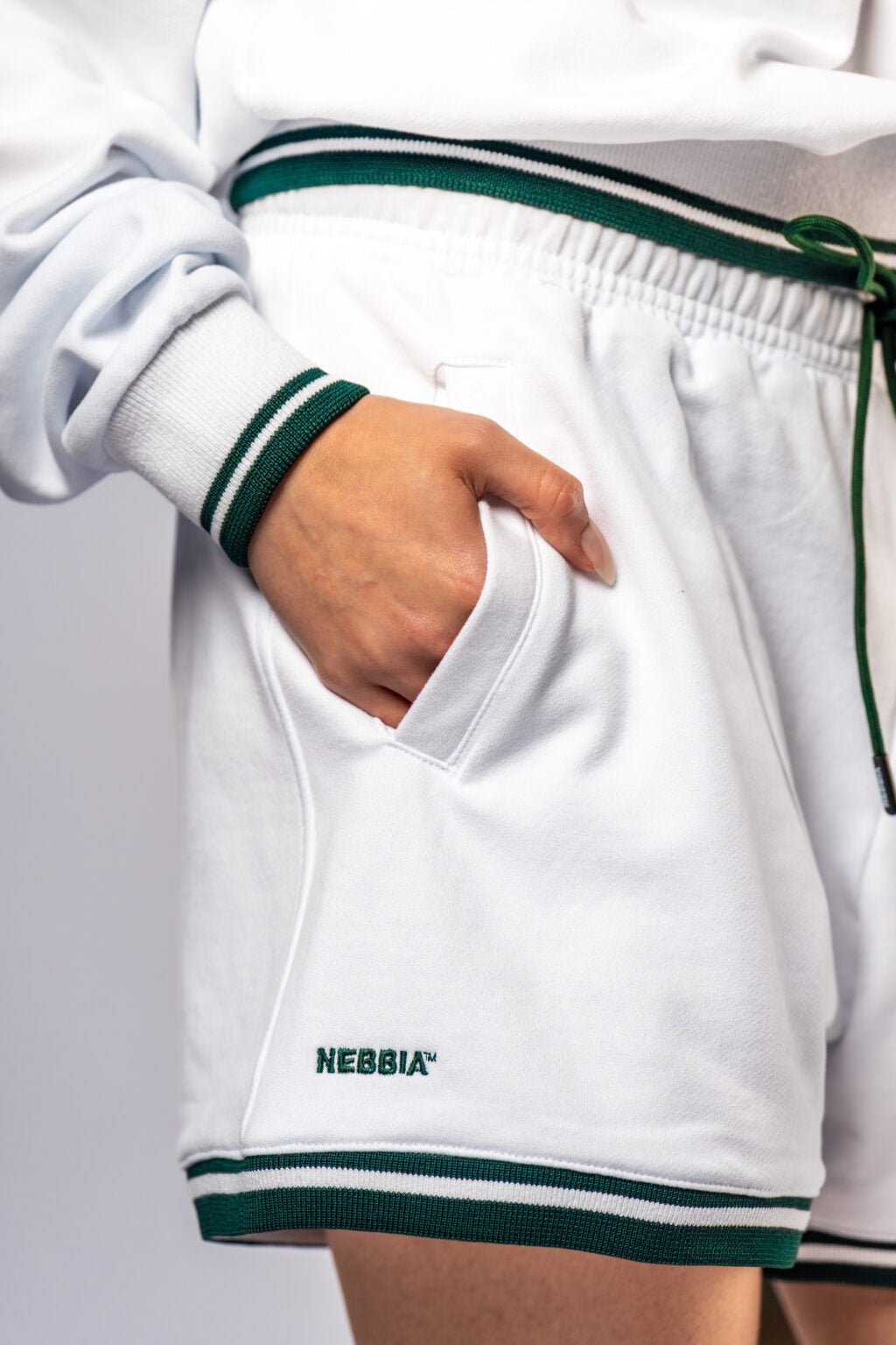 NEBBIA CLUB D’OR 643 Lounge Sweatshorts | White Luxury Training Shorts - AlisiiaKholli