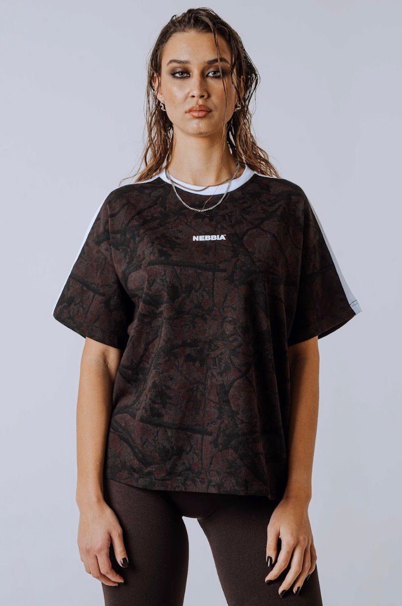 Nebbia Power 894 Relaxed Training Tee - Dark Brown Camo - AlisiiaKholli