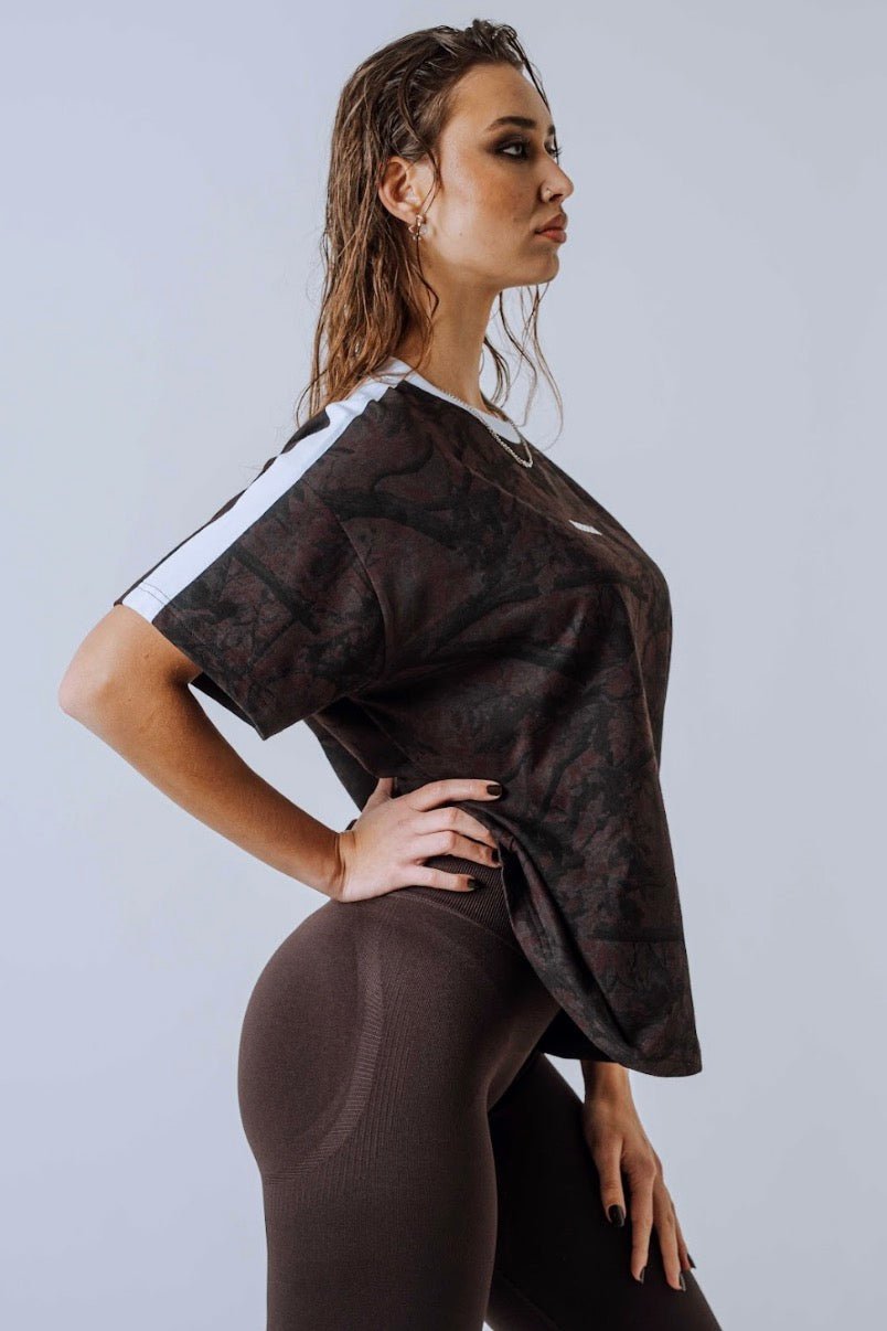 Nebbia Power 894 Relaxed Training Tee - Dark Brown Camo - AlisiiaKholli
