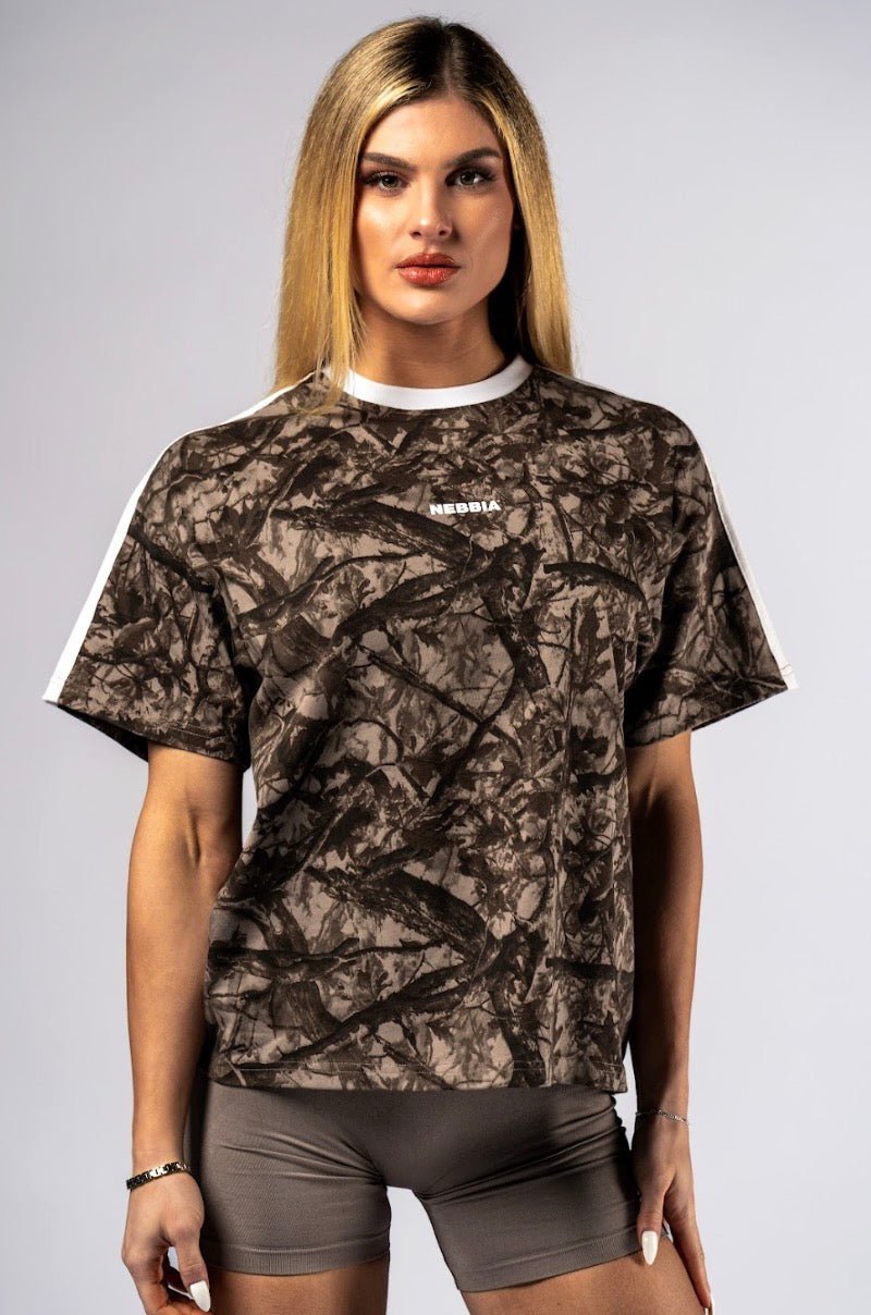 Nebbia Power 894 Relaxed Training Tee - Light Brown Camo - AlisiiaKholli