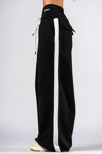 Nebbia Power 896 Oversized Camo Sweatpants - Black - AlisiiaKholli