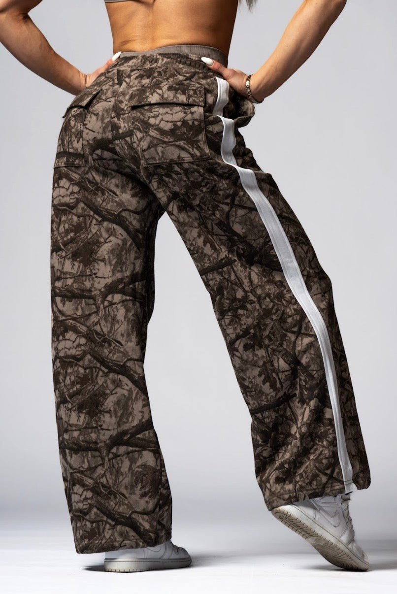 Nebbia Power 896 Oversized Camo Sweatpants - Light Brown - AlisiiaKholli