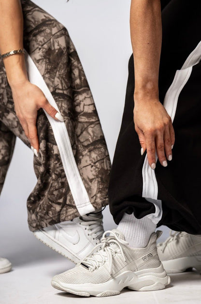 Nebbia Power 896 Oversized Camo Sweatpants - Light Brown - AlisiiaKholli