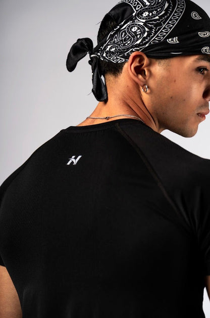 Nebbia Power 900 Men's Seamless Short Sleeve Top - Black - AlisiiaKholli