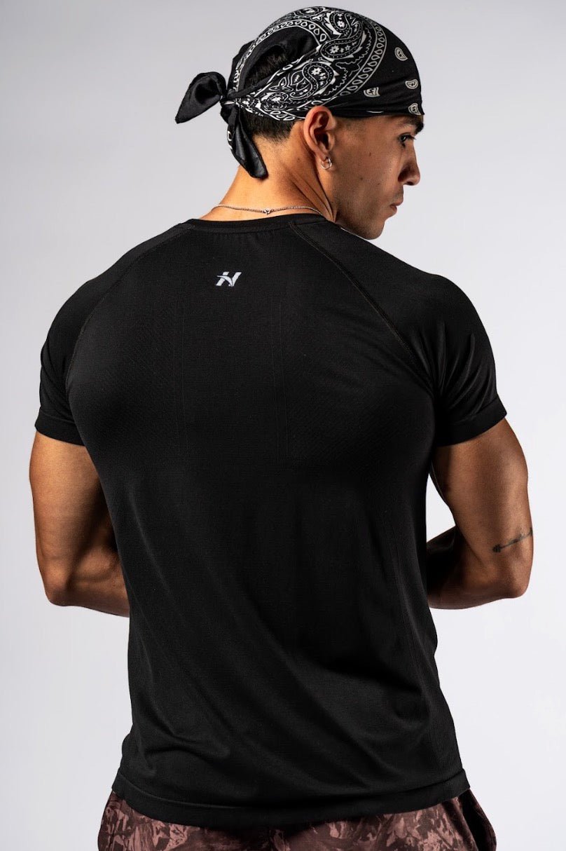 Nebbia Power 900 Men's Seamless Short Sleeve Top - Black - AlisiiaKholli