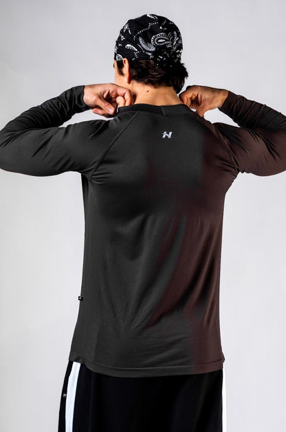 Nebbia Power 901 Seamless Long Sleeve Top - Black | Men's Gym Fit - AlisiiaKholli