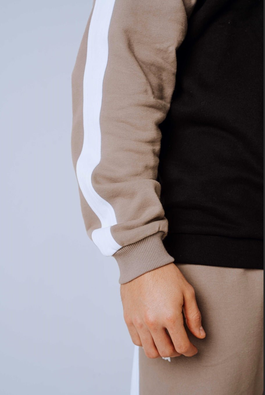 NEBBIA Power Relaxed Sweatshirt 903 | Black & Light Brown Ash - AlisiiaKholli