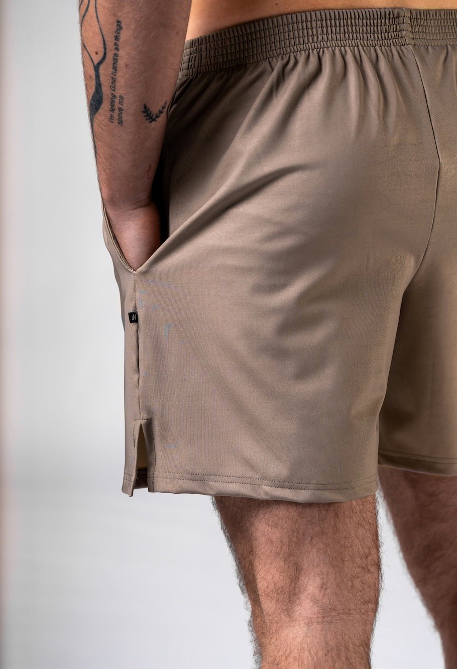NEBBIA Power Training Shorts 902 | Black & Light Brown Ash - AlisiiaKholli