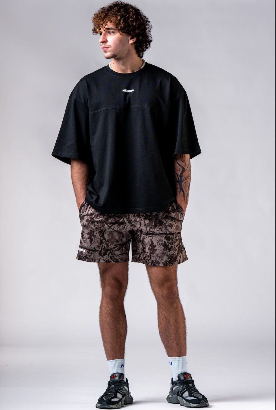 NEBBIA Power Training Shorts 902 | Black & Light Brown Camo - AlisiiaKholli