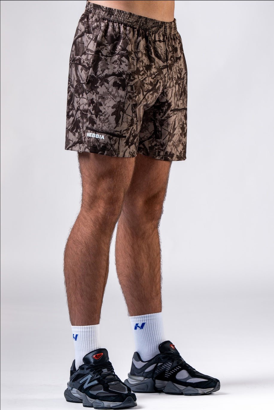 NEBBIA Power Training Shorts 902 | Black & Light Brown Camo - AlisiiaKholli