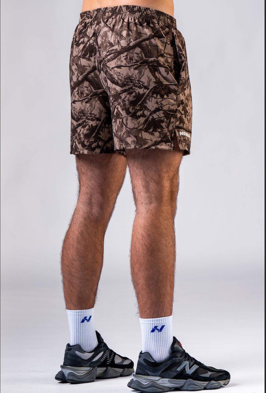 NEBBIA Power Training Shorts 902 | Black & Light Brown Camo - AlisiiaKholli
