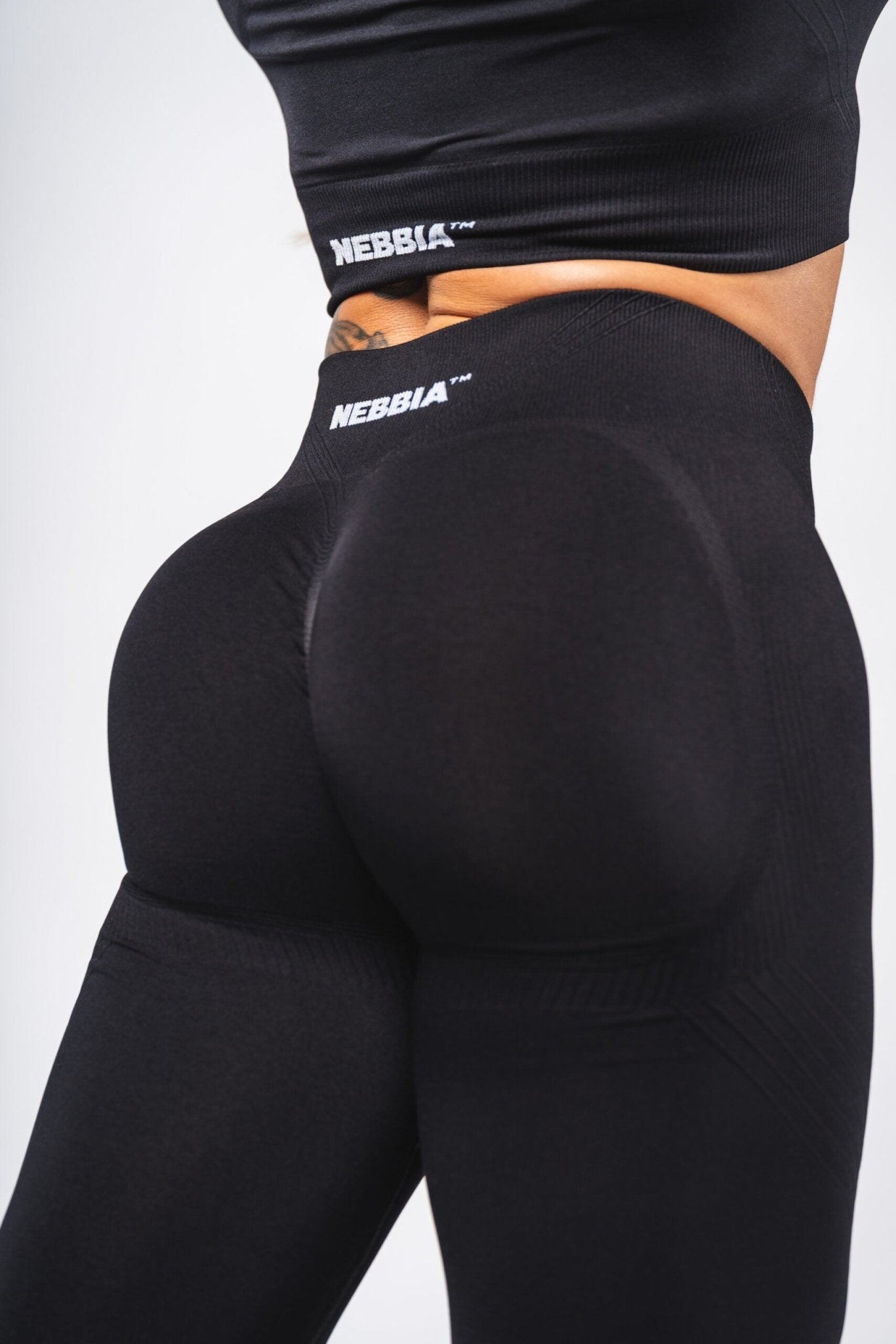 Nebbia Push - Up Leggings with Shaping Lines FLOW SEAMLESS 497 Black - AlisiiaKholli