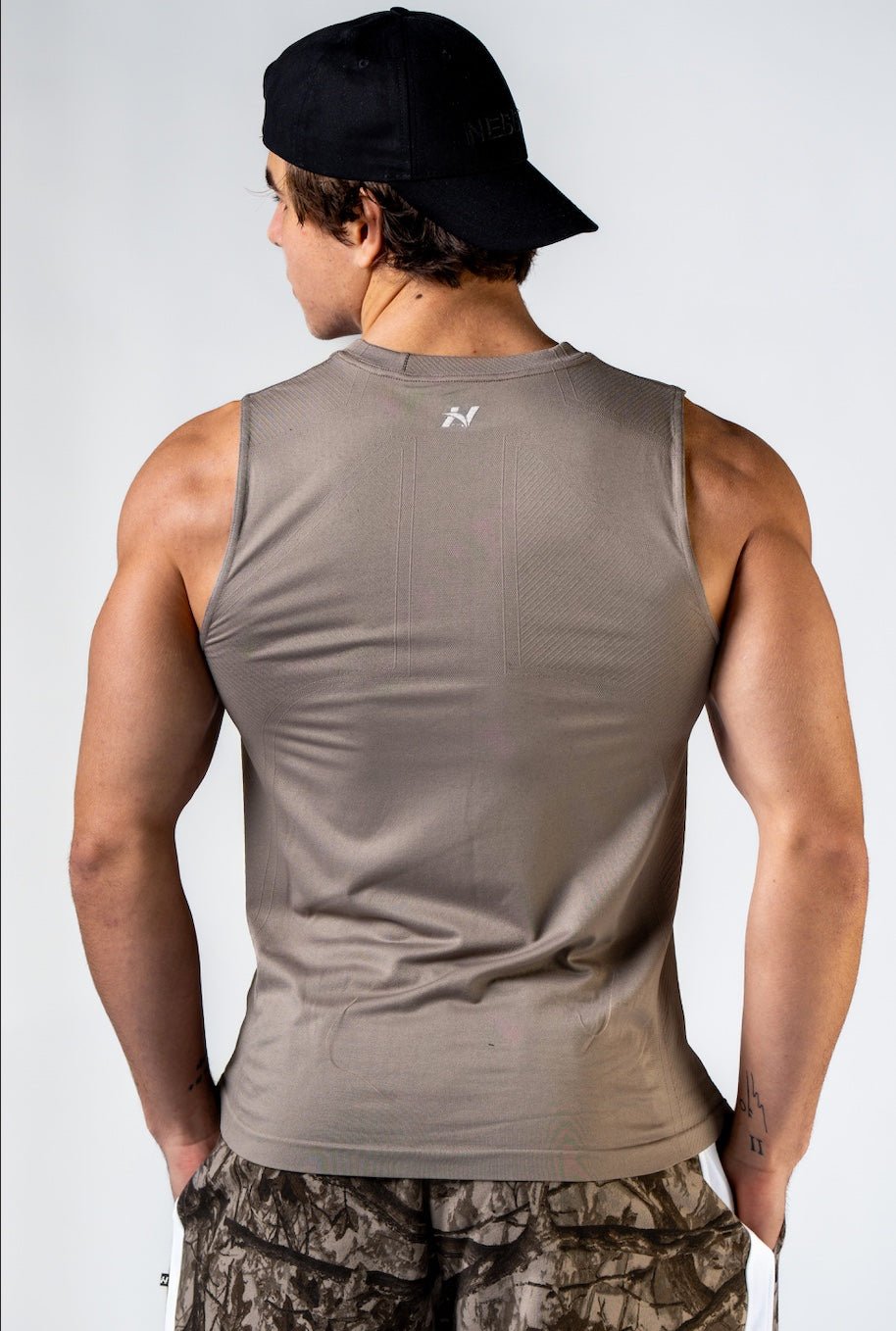 NEBBIA Seamless Tank Power 899 | Black & Light Brown Ash - AlisiiaKholli