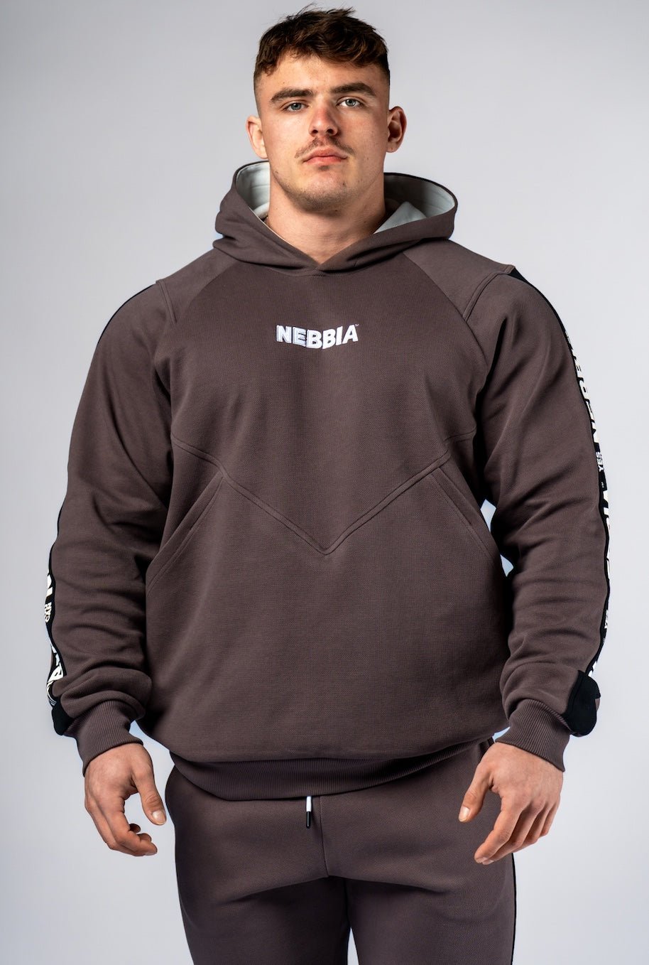 NEBBIA Training Hoodie HERO 300 – Black/Brown Heavyweight Gym Hoodie - AlisiiaKholli