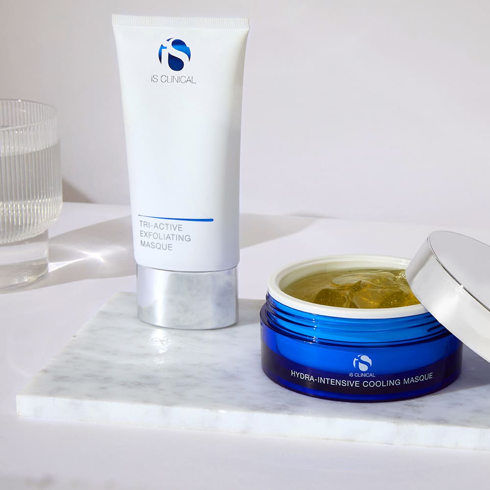 AGE-DEFYING, RESURFACING, SMOOTHING

Tri-Active Exfoliating Masque combines powerful botanical enzymes, Salicylic Acid, and eco-friendly microparticles to provide an ideal combination of physical and biochemical exfoliation